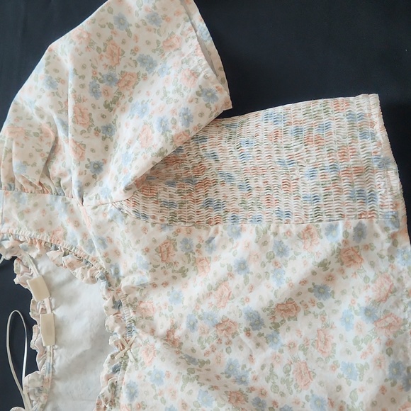 Levi's Peasant Crop Top - Picture 10 of 14